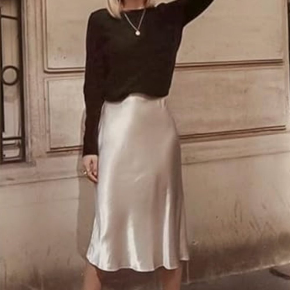 High-Waisted Satin Midi Skirt w Zipper - Creamy Khaki/Light Pink - Size S